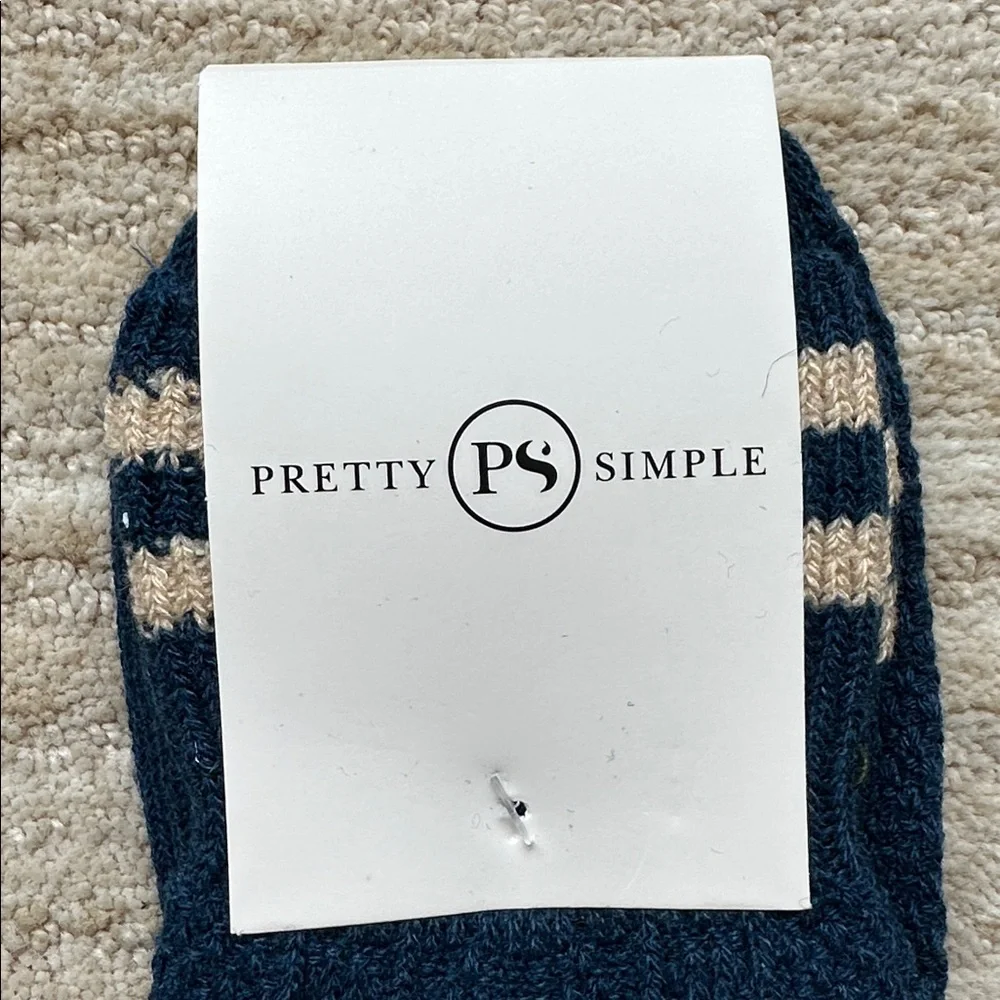 NWT 2 Pairs of Pretty Simple MINIMALIST STRIPE SOCKS Navy and Cream
